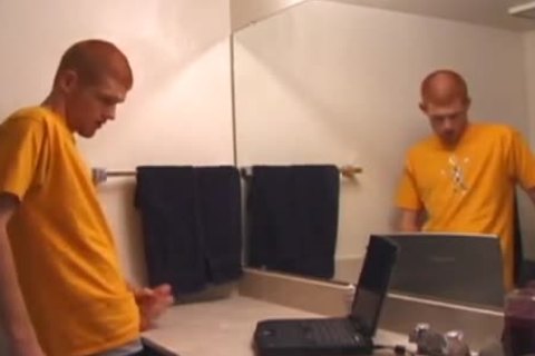 Tristian Jacking Off In bath