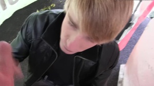 slam in the throne room of a restaurant