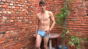 East Boys - Big dick Luis cumshot