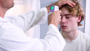 DoctorTapes: Doctor Feeds on Twink's Chronic Fatigue