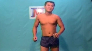 CHINESE MUSCLE guy filthy underclothing SHOW 03