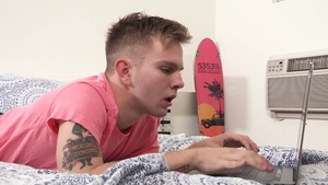 Family Dick: Thick Stepdaddy Fucks Younger